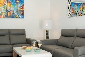 Living area - Casa Leize Piscina, Vistas & A/C 10 Minutes Walk From Marina Rubicón (CN)