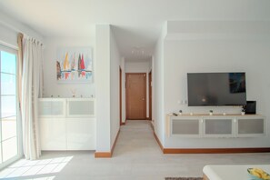 Interior - Casa Leize Piscina, Vistas & A/C 10 Minutes Walk From Marina Rubicón (CN)