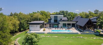 Above Nashville Sanctuary I Pool I Fire Pit I Studio