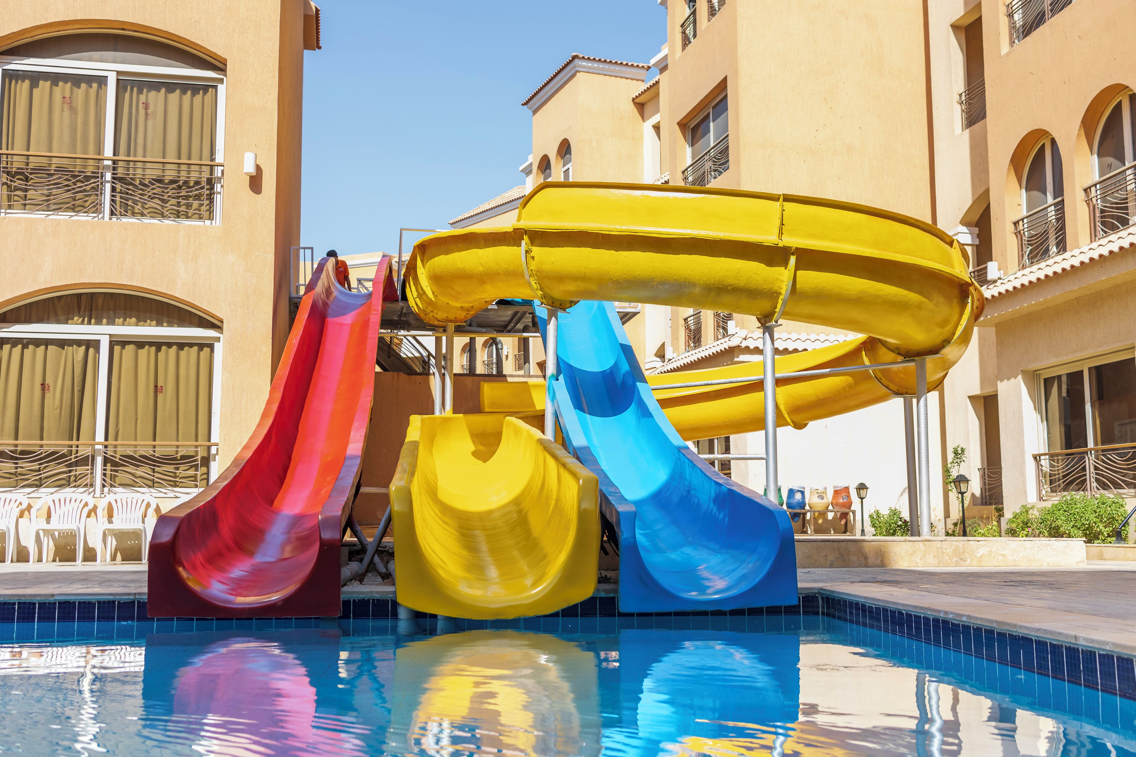 4 outdoor pools
