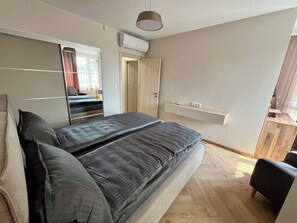 2 bedrooms, iron/ironing board, WiFi, bed sheets