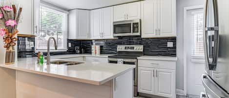 House (4 Bedrooms) | Interior