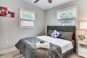 House (4 Bedrooms) | Interior - 7 Mi to Beach: Updated Home w/ Pool in Seminole (Seminole)