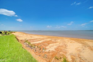 House (2 Bedrooms) | Interior - Eufaula Vacation Rental: Walk to Lakeside Beaches! (Eufaula)