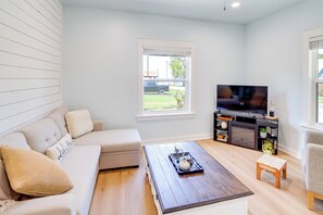 House (2 Bedrooms) | Interior - Eufaula Vacation Rental: Walk to Lakeside Beaches! (Eufaula)