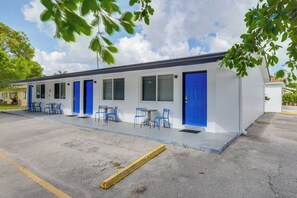 Interior - 2 Mi to Ocean: Dog-friendly Hallandale Beach Condo (Hallandale Beach)