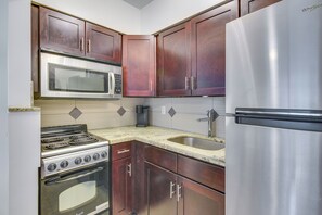 Interior - 2 Mi to Ocean: Dog-friendly Hallandale Beach Condo (Hallandale Beach)