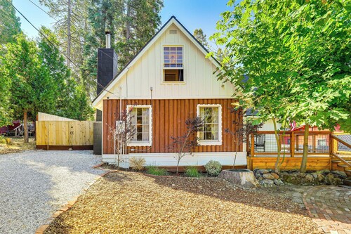 Hike, Ski & Fish: Charming Cabin in Twain Harte!