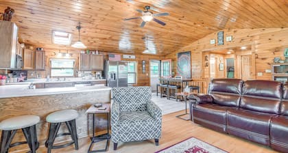 Picturesque Phoenix Vacation Home on Oswego River!