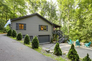 Interior - Luxe Smoky Mountains Cabin w/ Hot Tub & Views! (Waynesville)