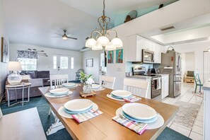 House (2 Bedrooms) | Interior - Lakefront Venice Home: 4 Mi to Manasota Key Beach! (Venice)