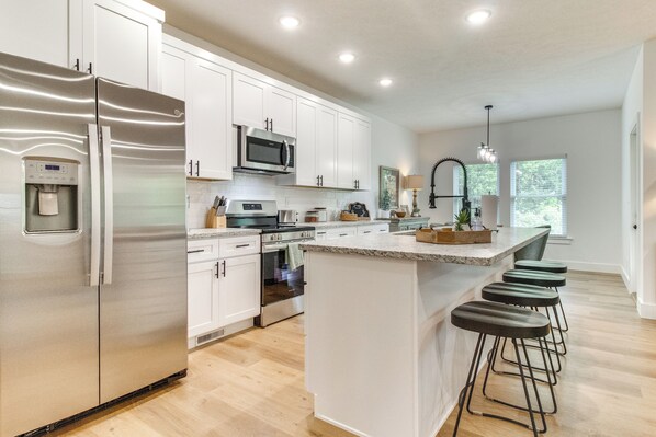 House (3 Bedrooms) | Interior - Flippin Vacation Rental: Walk to White River! (Flippin)