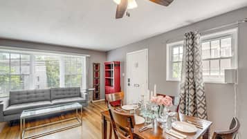 Apartment (3 Bedrooms) | Front of property