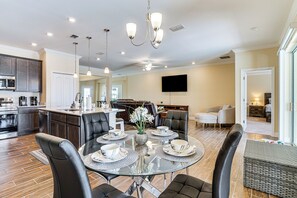 House (4 Bedrooms) | Interior