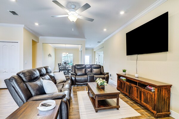 4 Mi To Golf: Gem W/ Pool & Lanai In Cape Coral - Cape Coral, FL