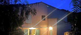 Sublime air-conditioned family villa 5 minutes from the sea.