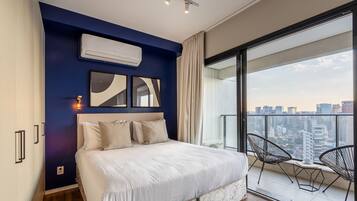 Blendingsgardiner, strykejern/-brett, wi-fi (inkludert) og sengetøy