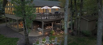 Golf Course Getaway: XL Cabin w/ Hot Tub, Pools, Beaches, Game Room, King Bed