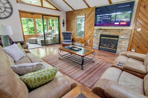 Smart TV, fireplace, video games, table football - Golf Course Getaway: XL Cabin w/ Hot Tub, Pools, Beaches, Game Room, King Bed (Lake Ariel)