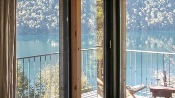 Deluxe Room, Balcony, Lake View | In-room safe, free WiFi