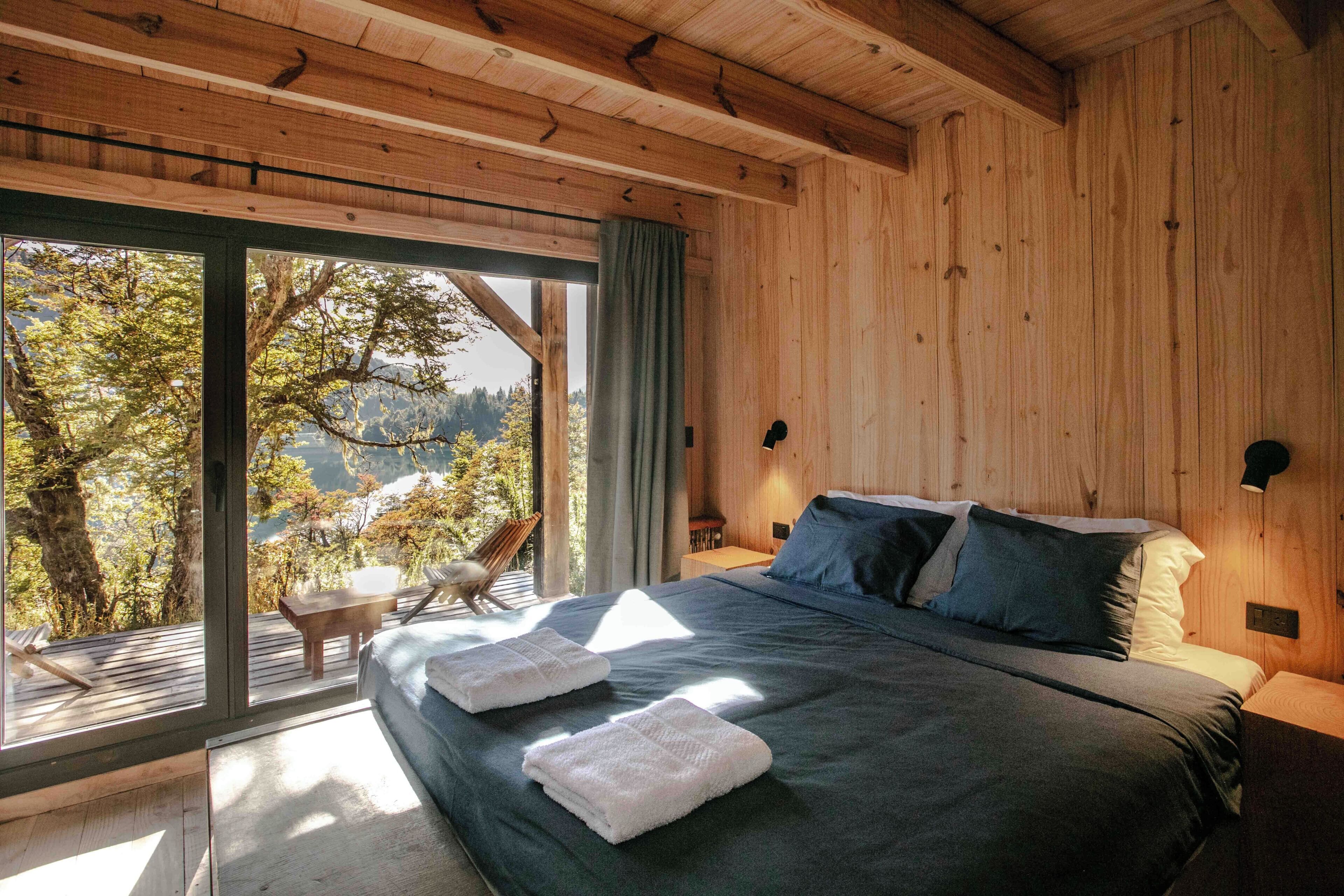 Standard Room, Balcony, Lake View | In-room safe, free WiFi