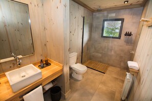 Familien-Vierbettzimmer, 2 Schlafzimmer, Seeblick | Badezimmer