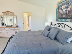 3 dormitorios, escritorio, tabla de planchar con plancha y wifi gratis