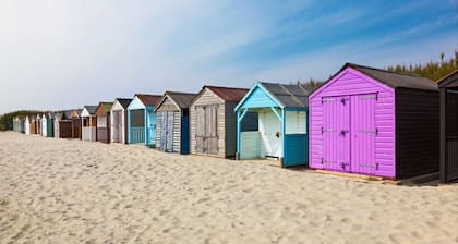 Beautifully Restored WW2 Carriage - Sleeps 6