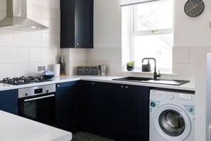 2 bedrooms, iron/ironing board, Internet - Two bed Apartment With Sea Views in Bognor Regis (Bognor Regis)