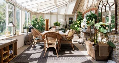 Enchanting 4BD Cottage Lodge Nr Eartham Wood