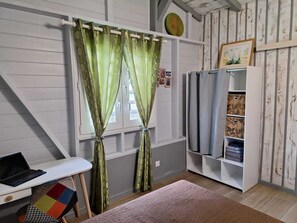 1 chambre, fer et planche à repasser, Wi-Fi, draps fournis