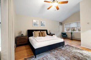 Bureau, fer et planche à repasser, lit parapluie, Wi-Fi gratuit