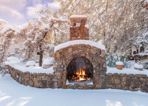 Cozy Family Escape | Games, Gym & Warm Fireplace