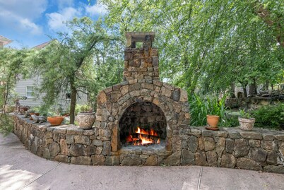 Family Retreat with Autumn Views and Game Room