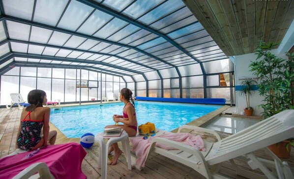 Pool - Petit Chalet Complétement Rénové Donnant sur la Vallée de Maurienne, ski au Pied (Saint-François-Longchamp)