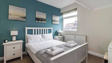 4 bedrooms, iron/ironing board, free WiFi, bed sheets