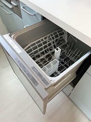 Rumah Comfort | Dapur pribadi | Lemari es, microwave, oven, dan kompor