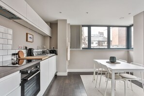 Apartamento, 1 habitación | Cocina privada | Frigorífico, microondas, horno y lavavajillas