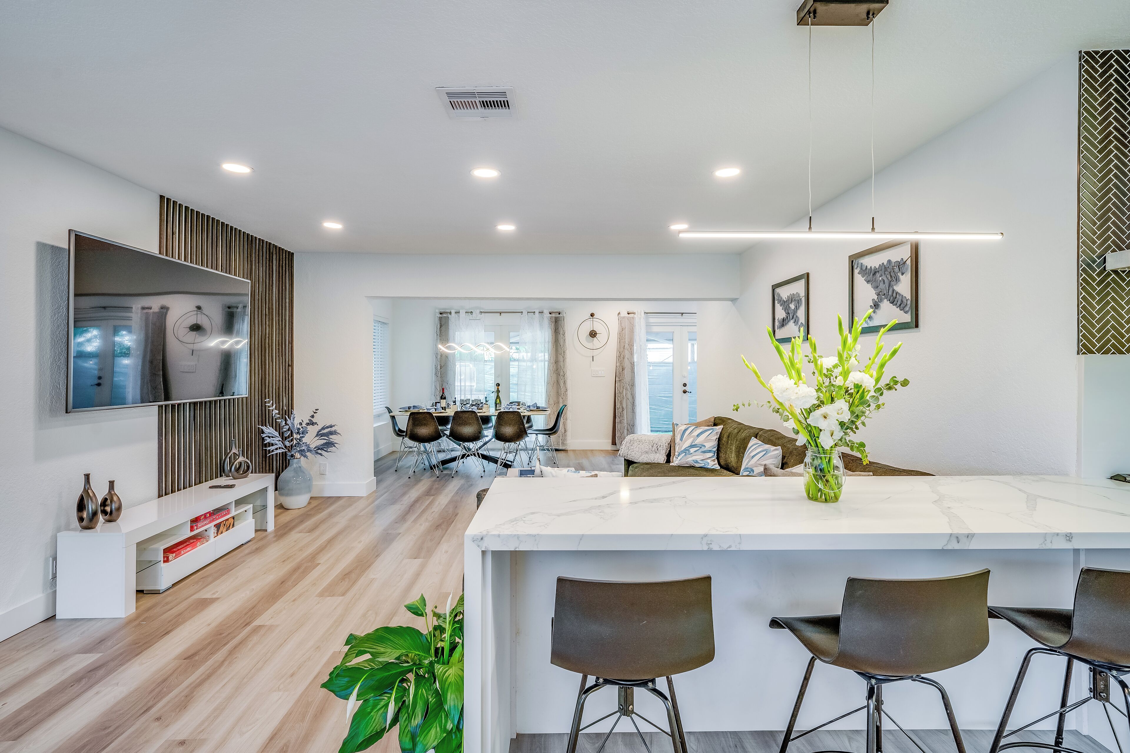 大型冰箱、微波爐、烤箱、爐台