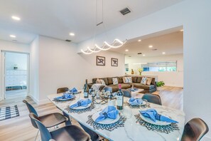 Dining room - FoxStays Private Resort  (Fort Lauderdale)