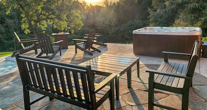 Private family-friendly suite w/ playroom at boutique inn!