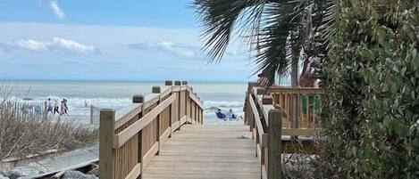 Condo, 3 Bedrooms | Property grounds