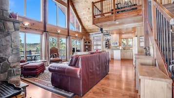 House, 3 Bedrooms | Living area