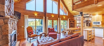 Straight From The Heart 3 Bedroom Cabin by RedAwning