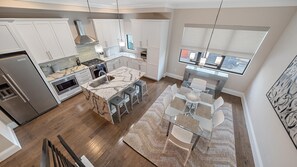 Townhome, 2 Bedrooms | Private kitchen | Fridge, oven, coffee/tea maker, toaster