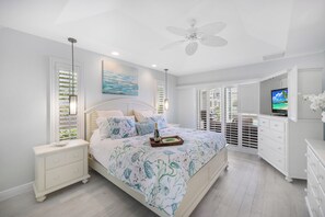 3 bedrooms, iron/ironing board, WiFi, bed sheets - W Exposure Waterfront Home | Pool & Dock (Marco Island)