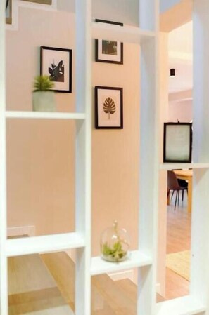 Interior - Minimalist guesthouse in a beautiful landscape (Lueta)