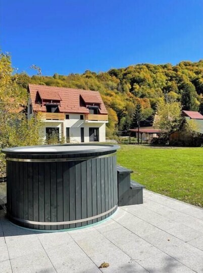 Minimalist guesthouse in a beautiful landscape
