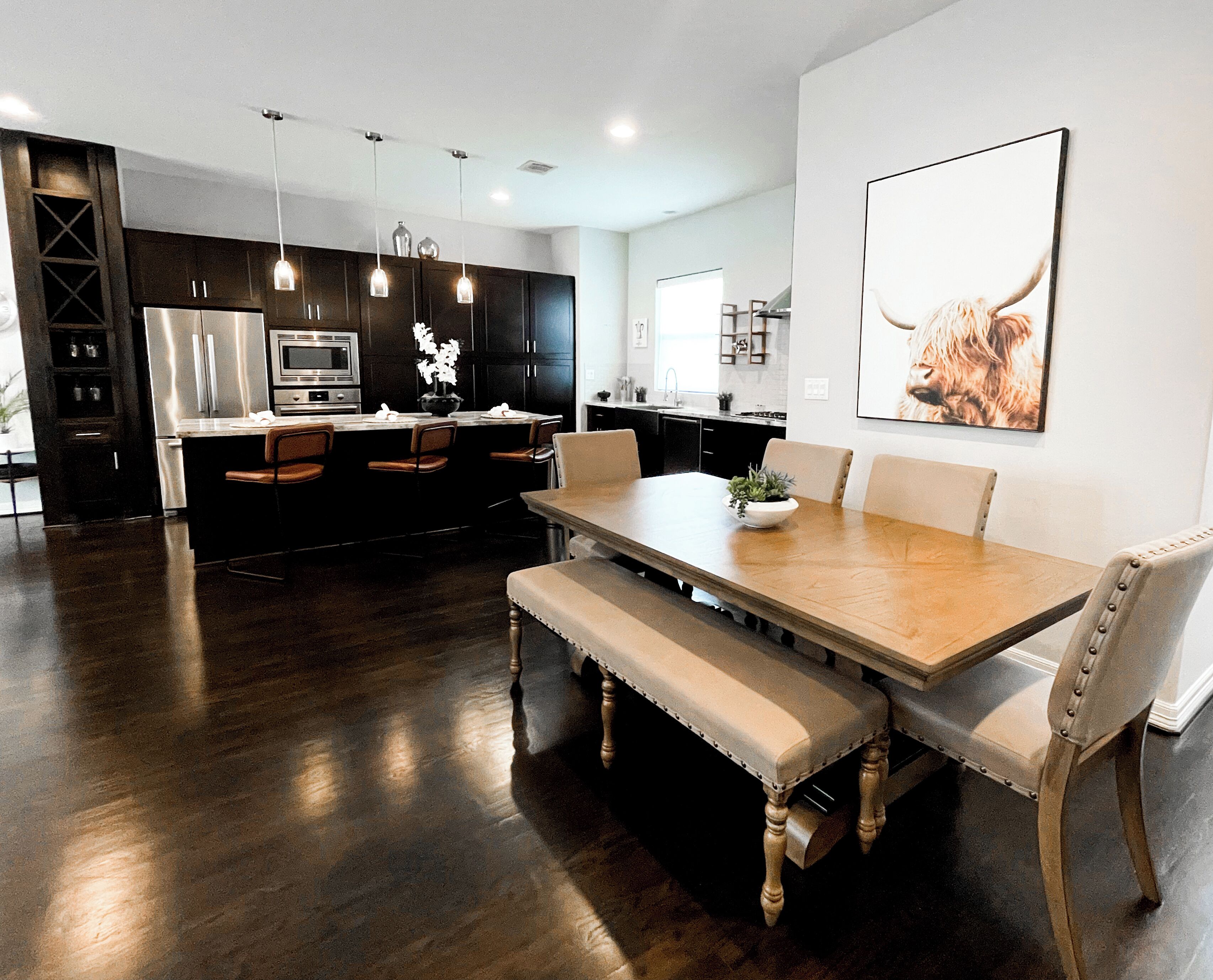 Deluxe Heights Hideaway 3Bed/3.5Bath. RoofTop view.
