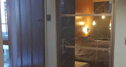 B&B Euphrate Houseboat